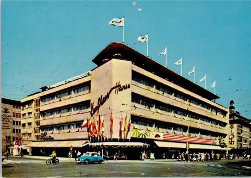 Mannheim Kaufhaus Hansa am Paradeplatz Fahnen
