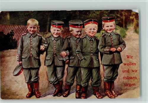 1915 Wir wollen und wir müssen siegen - 5 Kinder in Uniform