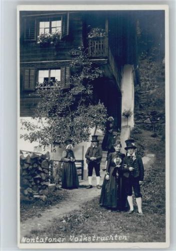 1938 Montafon Haus und Familie Foto AK