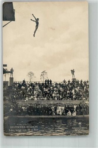 W1000 Charlottenburg Nr. 10 Luber springt vom 10 m Brett , Turmspringen Schwimmen Deutsches Stadion Sanke Foto AK