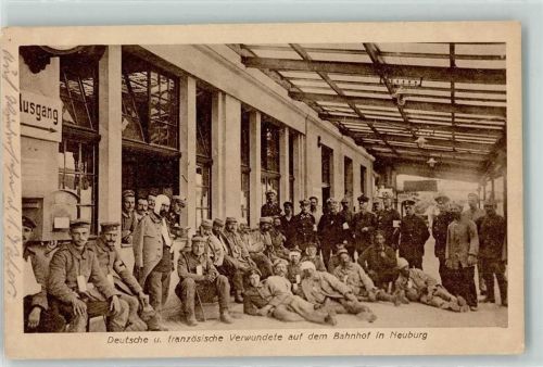 Neuburg 1917 deutsche u. französische Verwundete auf dem Bahnhof Uniform
