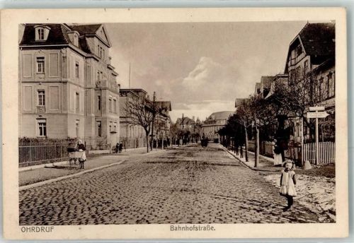 Ohrdruf 1915 Bahnhofstraße Kind Wegweiser Kinderwagen