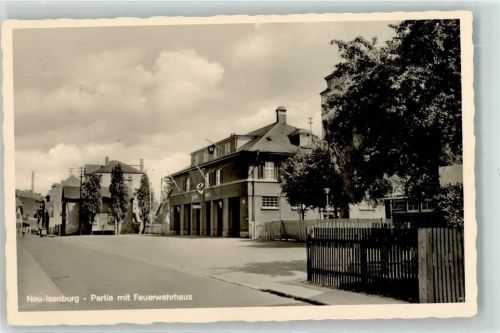 Neu-Isenburg Feuerwehrhaus Hakenkreuzfahne WK II