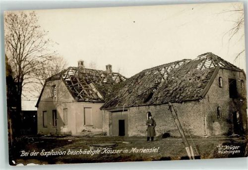 Mariensiel 1919 bei der Explosion des Munitionsdepots beschädigte Häuser Uniform