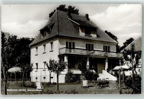 Steinwiesen Pension Zeuss Garten Liegestühle