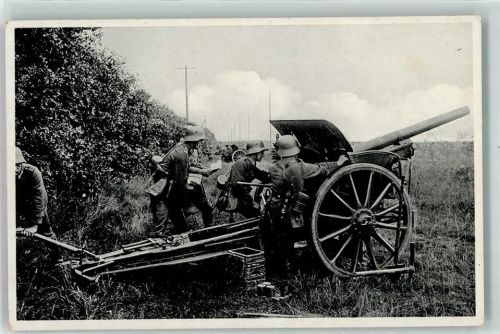 Geschütze in vor der Waldstellung klar zum Schuß Reichswehr