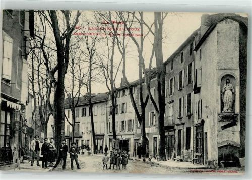 Labastide-Rouairoux Carrefour de la Route Nationale Pharmacie Apotheke Statue Kinder Mann