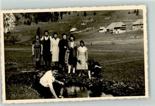 Menzenschwand Hinterdorf Junge Frauen