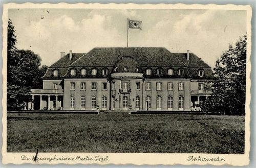 Tegel 1939 Finanzakademie mit Hakenkreuzfahne Reiherwerder