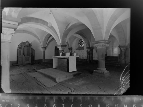 54655 W5524 St Thomas , Eifel GLASNEGATIV Bischofliches Trusterhaus Kripta