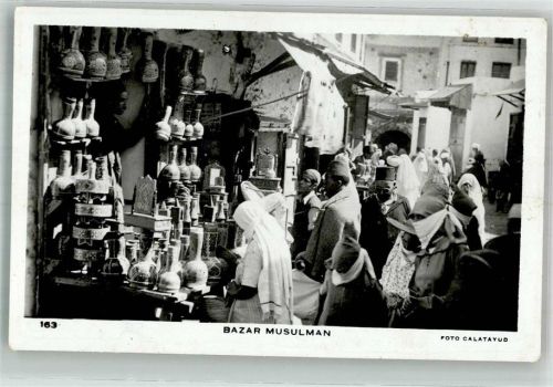 Tanger Larache Marktszene Tracht
