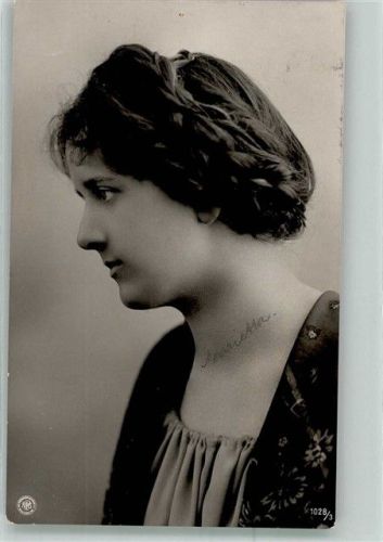 1908 Portrait einer jungen Frau mit gebundenen Zopf Frisur Nr. 1028/3