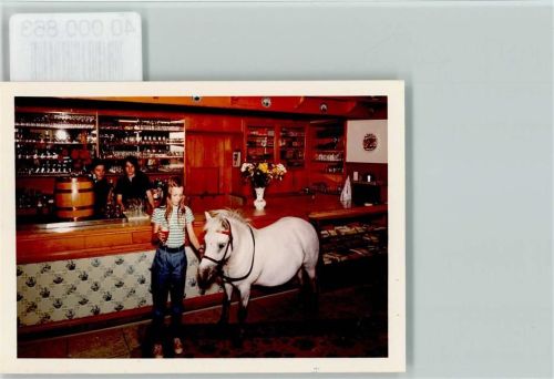 Bokel Hotel Mühle Innenansicht, Pony am Tresen, Bierfass