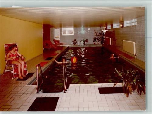 Britten Hallenbad Innenaufnahme Wasserball