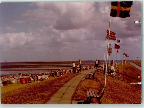 25718 W2228 Friedrichskoog , Dithm FOTO KEINE AK Badestrand Fahnen