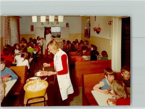 Haffkrug Haus Marion Innenaufnahme Speisesaal Kindergruppe beim Essen