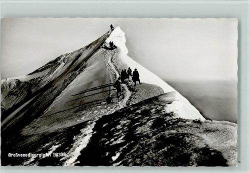 Bergsteigergruppe auf dem Großvenedigergipfel