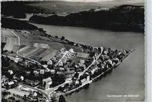 Herzhausen Fliegeraufnahme See Feld Haus Baum Berg