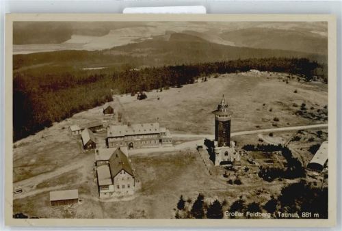 Feldberg Fliegeraufnahme Turm Haus Feld Baum