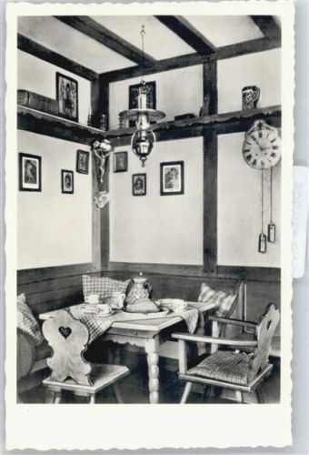 Falkenstein Wirtshaus Reichenbachtal Tisch Stuhl Uhr Lampe