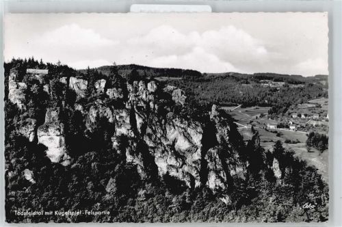 Egloffstein Felsen Panorama Feld Haus Baum