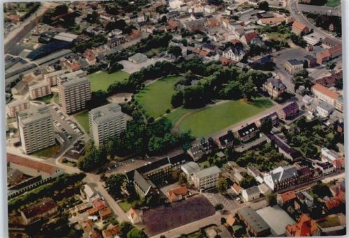 Pinneberg Fliegeraufnahme Wiese Haus Baum
