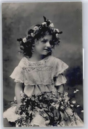 No.506/1 , Mädchen mit Blumenkranz