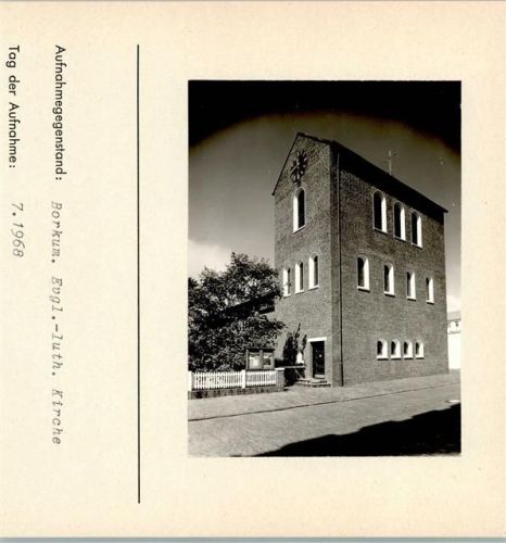 Borkum Evangel.-Luth. Kirche Foto montiert auf Karton