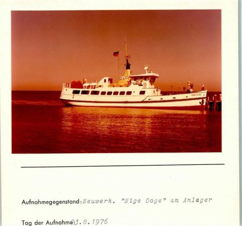 Hamburg-Insel Neuwerk Foto montiert auf Karton Nige Ooge am Anleger