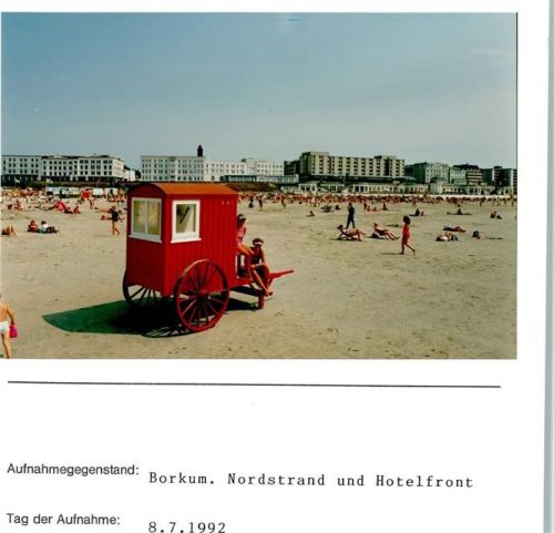 Borkum Strand und Hotelfront Foto montiert auf Karton