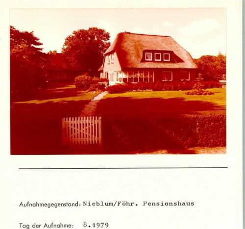 Nieblum Pensionshaus Foto montiert auf Karton