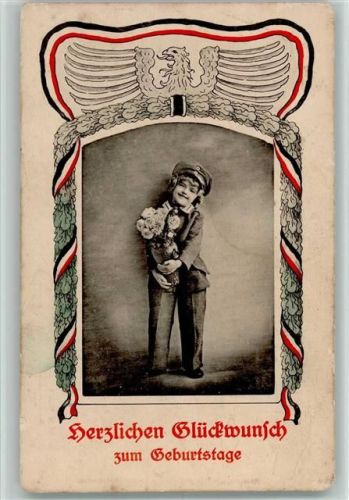 Geburtstag - Kind in Uniform