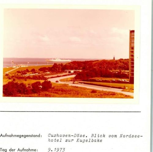 Cuxhaven Cuxhaven Döse Blick vom Nordseehotel zur Kugelbake Foto montiert auf Karton