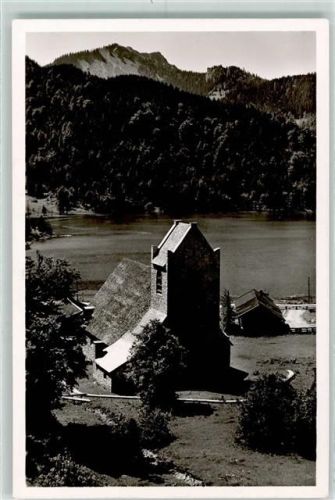 Spitzingsee St. Bernhard-Kirche am Spitzingsee mit Bodenschneid