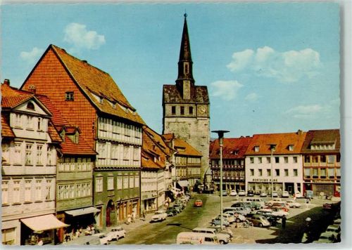 Osterode Marktplatz Autos Rückseite mit Abschürfungen bzw Kleberesten