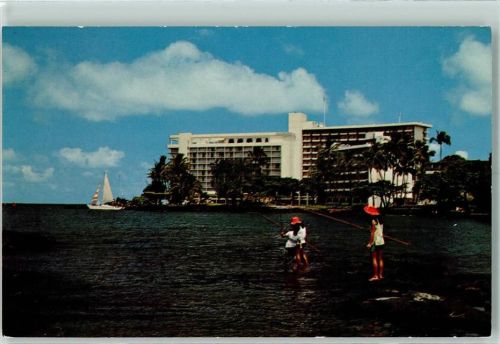 Hilo Naniloa Surf into blue Hilo Bay