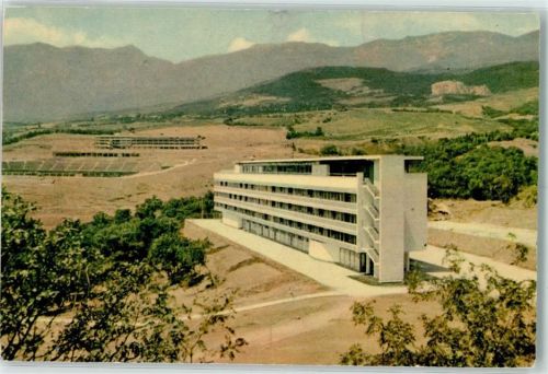 Hursuf Batiment Ambre du Camp Gorny Artek