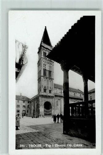 Trogir Trg i Zborno Op. Crkva