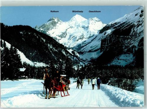 Kandersteg Winter Erholsame Schlittenfahrt mit Blick auf die Blümlisalpgruppe Rothorn Blümlisalp Oeschihorn