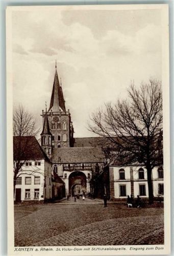 Xanten St. Victor Dom mit St. Michaelskapelle Eingang zum Dom