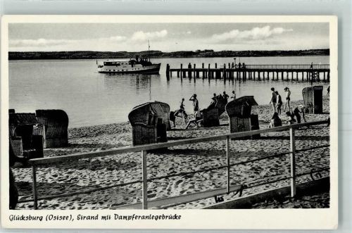 Glücksburg Strand Strandkörbe Dampferanlegestelle Dampfer