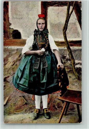 Nr. 2320 Verlag Bäcker - Junge Frau AK