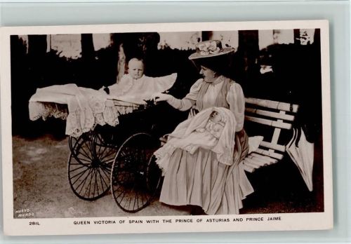 Rotary Foto Serie 28IL - Queen Victoria mit Kinderwagen