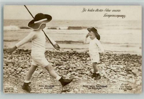 die beiden ältesten Söhne am Strand - Photochemie 2311