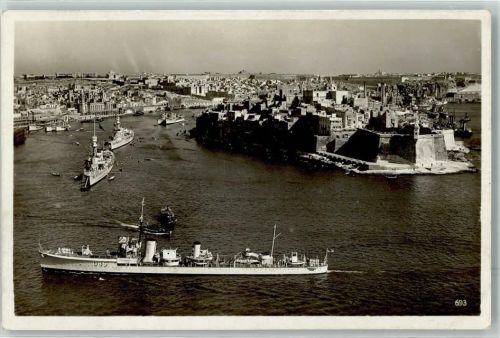 Valletta Kriegsschiff Hafen