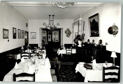 Vianden FOTO KEINE AK Hotel Heinz Ort handschriftlich