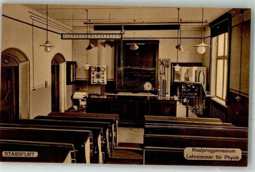 Straußfurt Realprogymnasium Lehrzimmer für Physik