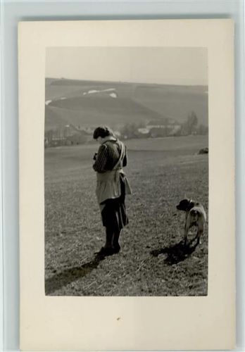 Spaziergang mit Frauchen , Boxer ca Foto 1950 AK