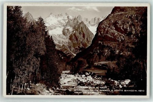 Courmayeur Ghiacciaio della Brenva e Monte Bianco Visto da Entreves
