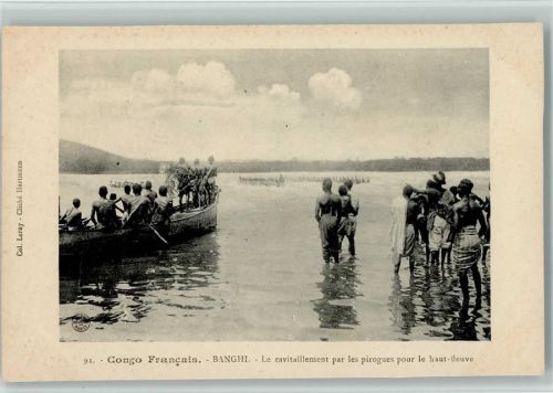 Bangui Le ravitaillement par les pirogues pour le haut-fleuve Congo Francais